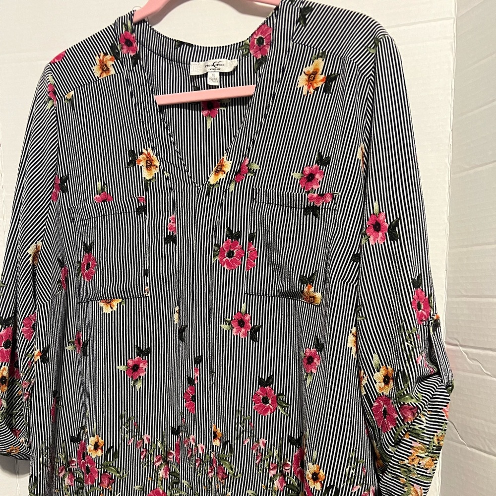 Moa Moa Floral Striped V-neck Roll Tab Sleeves Tunic, 1X